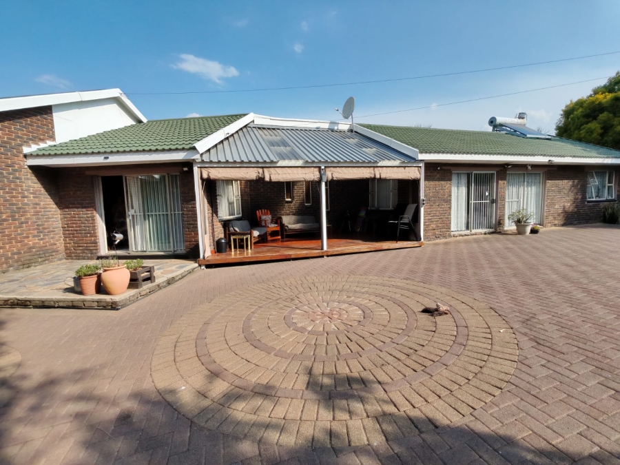 4 Bedroom Property for Sale in Vaalpark Free State